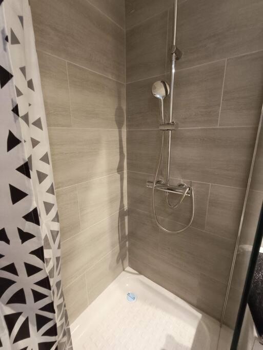 Appartement Tout Equipe 2 A 4 Couchages St Charles Марсель Экстерьер фото